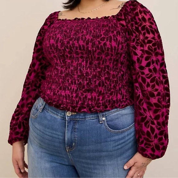 Velvet Burnout Torrid Size 2 Smocked TOP Sheer
Floral Sleeves Purple Wine Crop - Picture 5 of 17